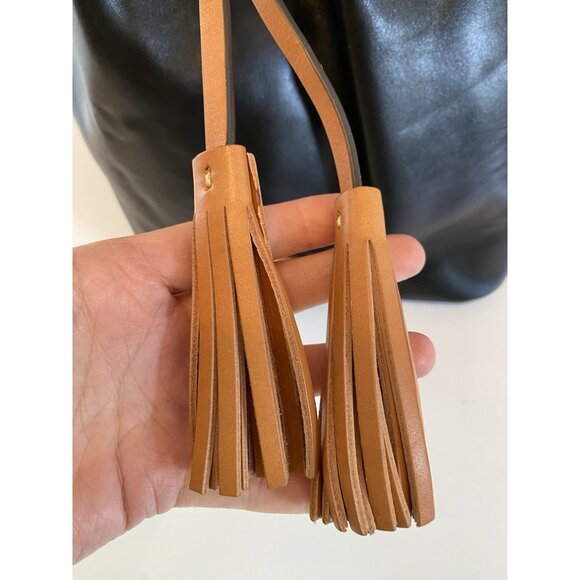 Dooney & Bourke Wexford Tasha Black Leather Drawstring Shoulder Bag Purse - Picture 11 of 12